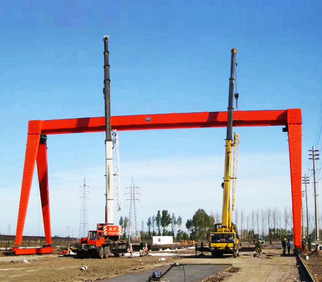 全廂型龍門吊安裝現(xiàn)場(chǎng)