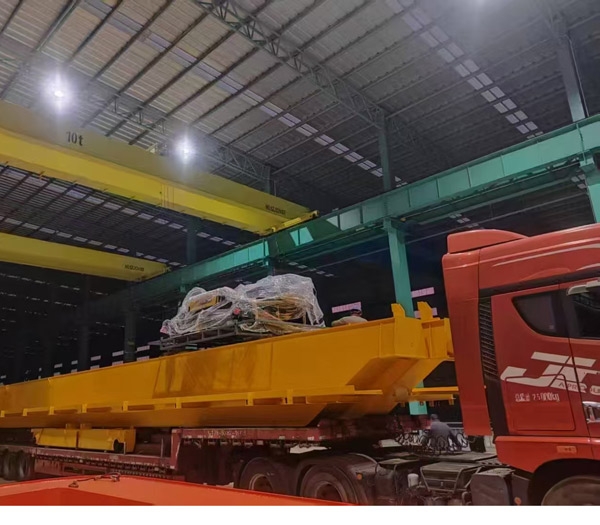 單梁起重機(jī)發(fā)貨現(xiàn)場(chǎng)